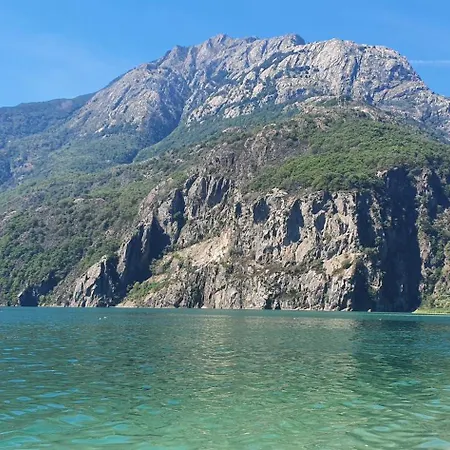 Tra Monti E Apartment Lecco