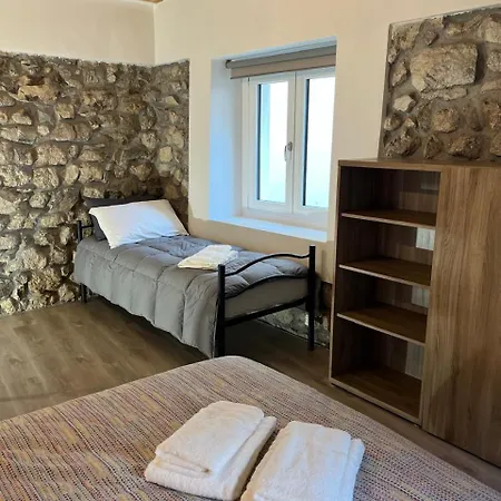 Tra Monti E * 莱科